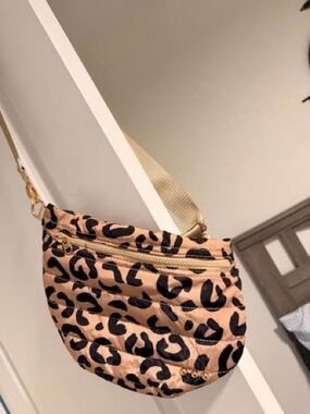 Pretty Simple Quilted Leopard Print Crossbody Bag in Tan and Black